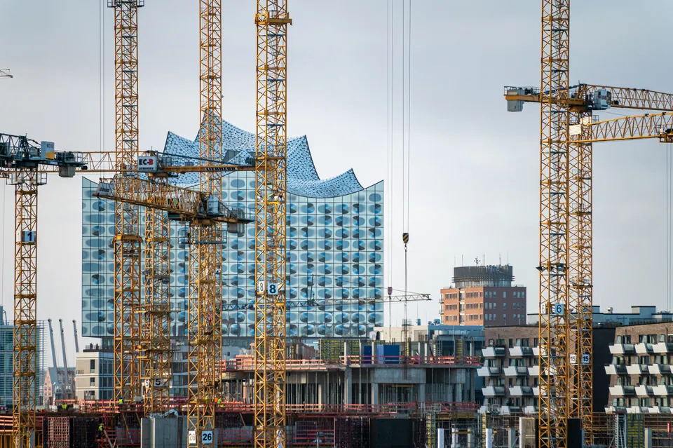 Construction cranes in front of the Elbphilharmonie in Hamburg
